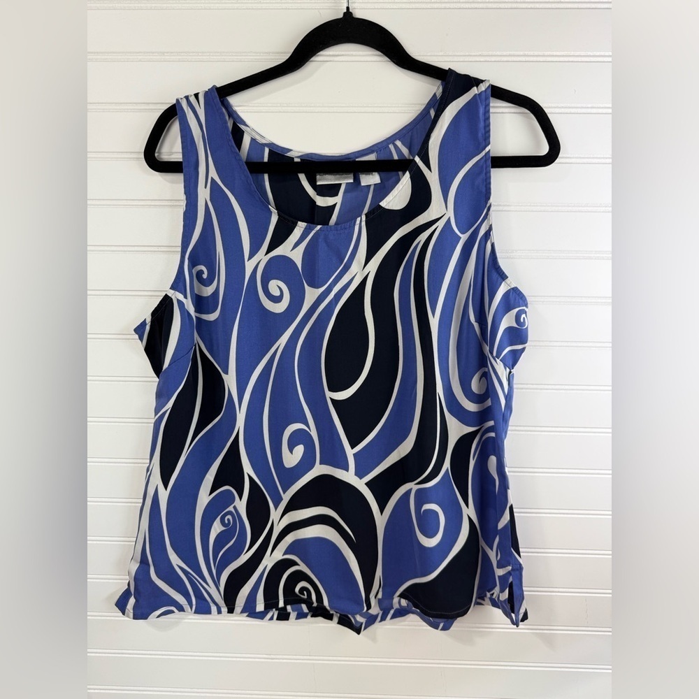 Chico’s women’s silk blend blue abstract design sleeveless tank top. Size 8